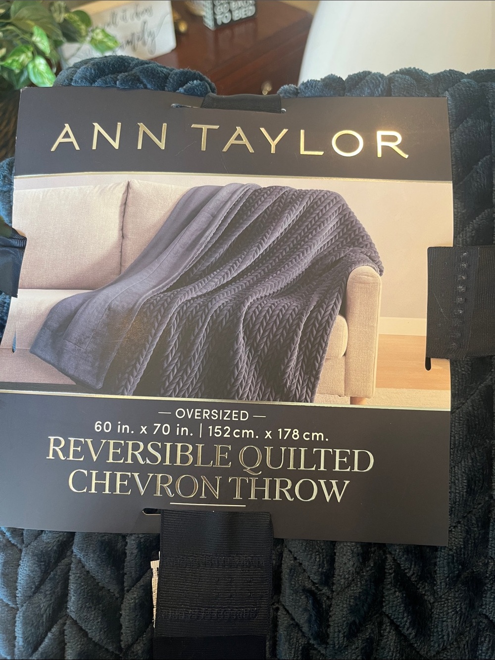 Ann Taylor Quilted Chevron Throw - Navy Blue Oversized - Picture 3 of 7